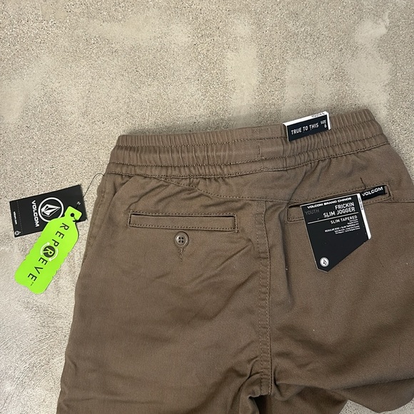 NWT Volcom Youth Frickin Slim Joggers in Mushroom - Picture 2 of 4